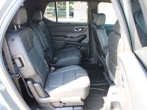 Certified 2023 Chevrolet Traverse RS w/ LPO, Floor Liner Package AWD/4WD image 51