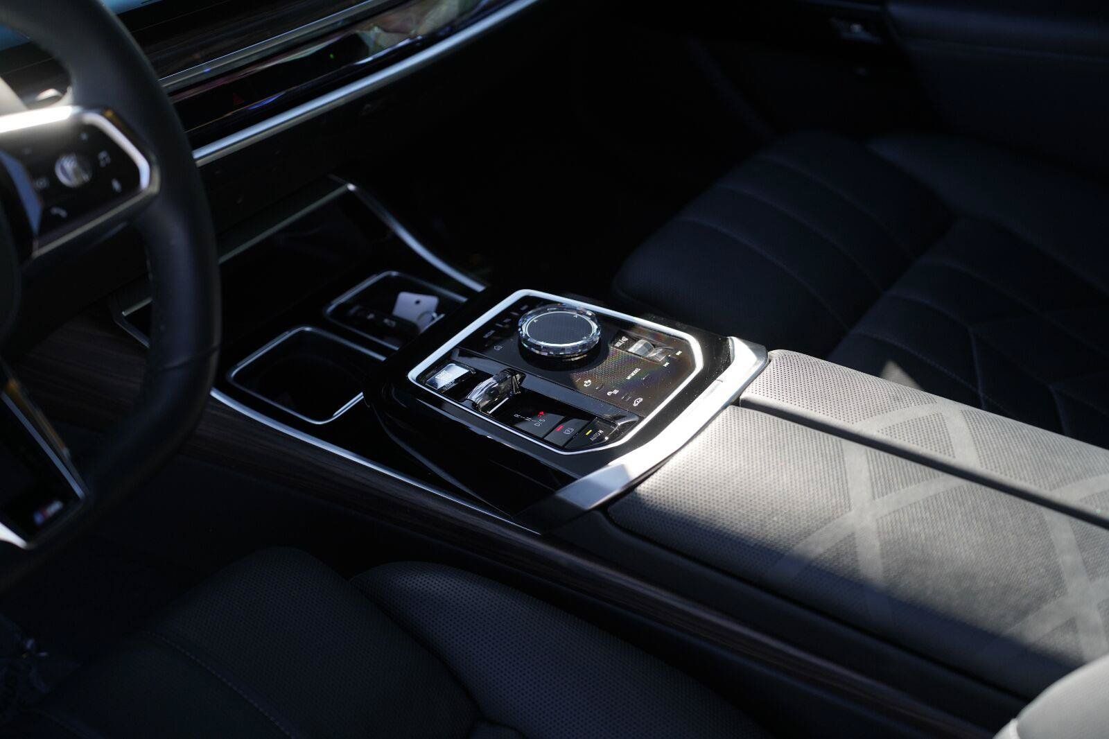 Used 2023 BMW 760i xDrive w/ Luxury Rear Seating Package AWD/4WD image 10