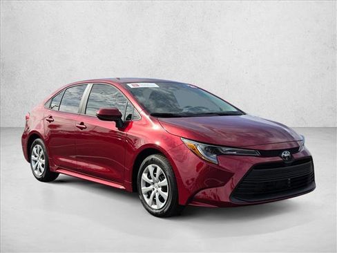 Certified 2025 Toyota Corolla LE image 3