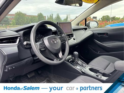 Used 2023 Toyota Corolla LE FWD image 2