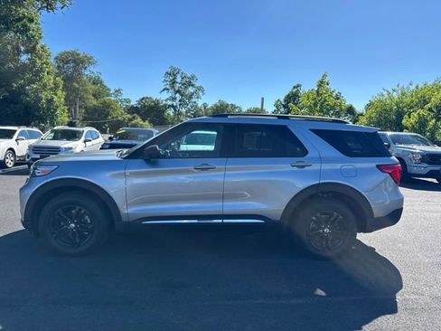Certified 2022 Ford Explorer XLT w/ Class IV Trailer Tow Package AWD/4WD image 5