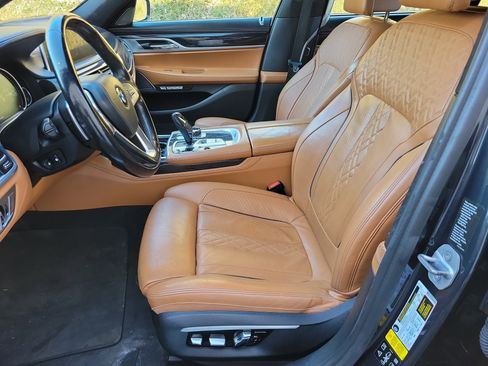 Used 2017 BMW 750i xDrive image 12