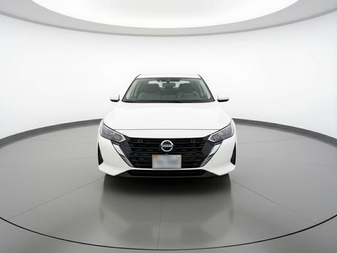 Used 2024 Nissan Sentra SV image 2