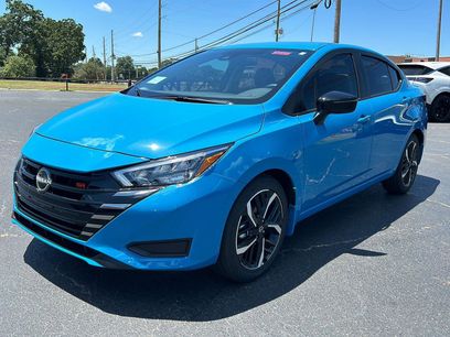 New 2025 Nissan Versa SR w/ Trunk Package