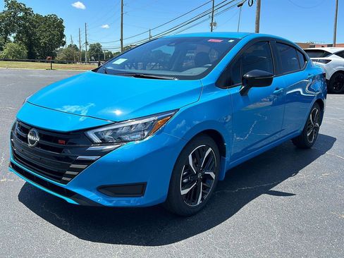 New 2025 Nissan Versa SR w/ Trunk Package image 1