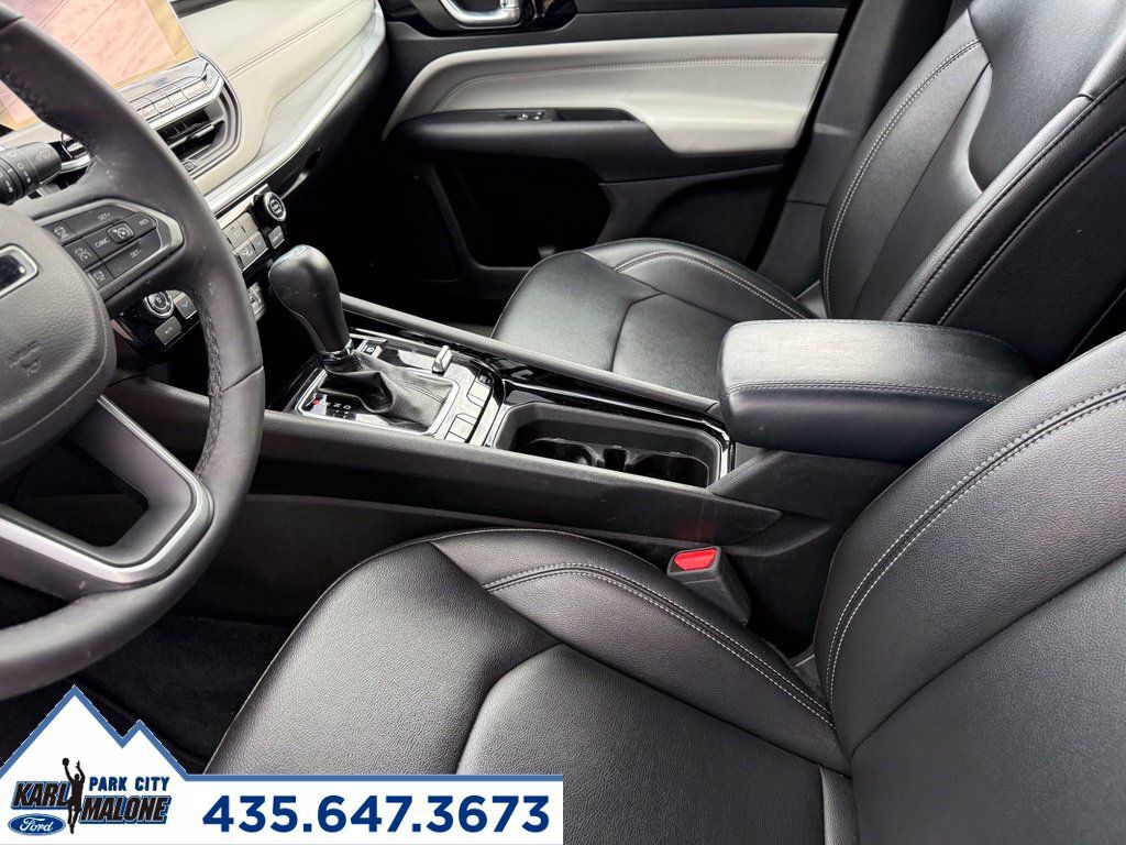 Used 2025 Jeep Compass Limited AWD/4WD image 23