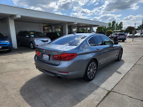 Used 2019 BMW 530i w/ Convenience Package RWD image 6