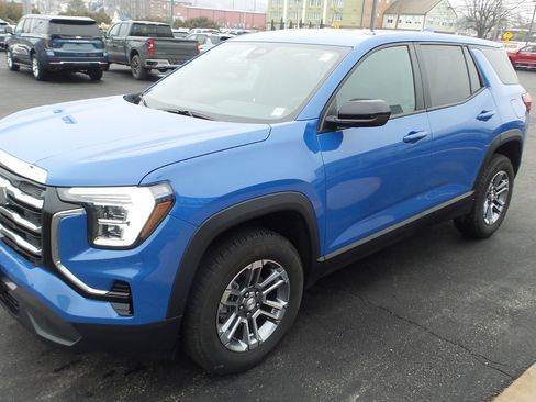 Used 2025 GMC Terrain Elevation image 4