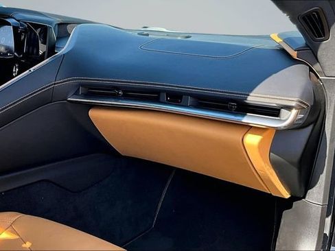 Used 2023 Chevrolet Corvette Stingray Premium Conv w/ Z51 Performance Package image 23