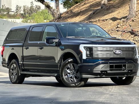 Used 2025 Ford F150 Lightning Lariat AWD/4WD image 2