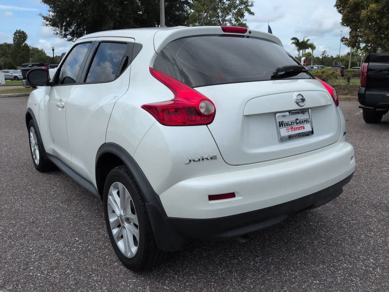 Used 2014 Nissan Juke S FWD image 4