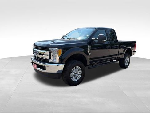 Used 2017 Ford F250 XLT w/ Snow Plow Prep Package AWD/4WD image 7