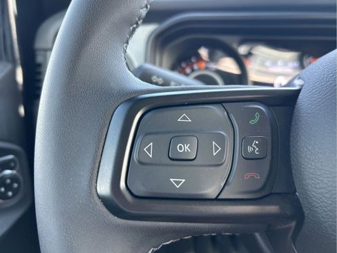 Used 2025 Jeep Gladiator Sport image 15