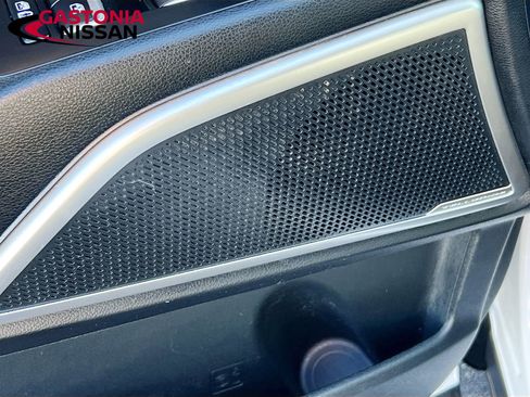 Used 2023 Kia Telluride LX image 25