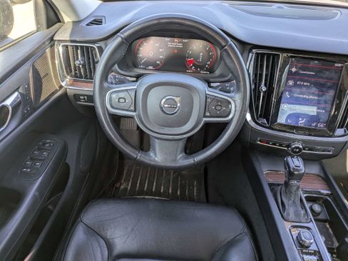 Used 2019 Volvo S60 T6 Momentum w/ Multimedia Package AWD/4WD image 15