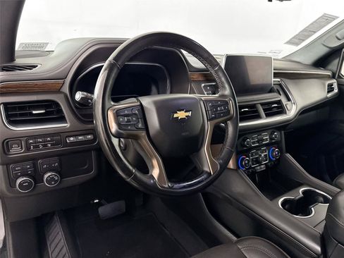 Used 2023 Chevrolet Suburban High Country w/ Premium Package 2 AWD/4WD image 4