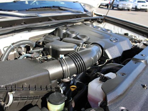 Used 2014 Toyota 4Runner SR5 Premium image 43