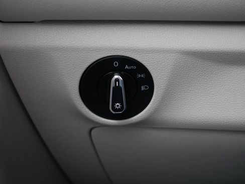 Used 2025 Volkswagen Jetta S image 25