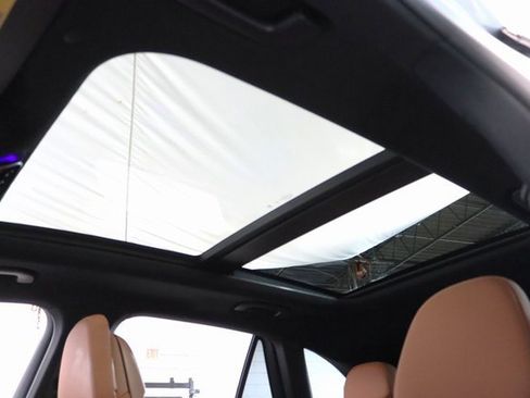 Used 2025 Mercedes-Benz GLC 350e GLC 350e w/ Driver Assistance Package image 12