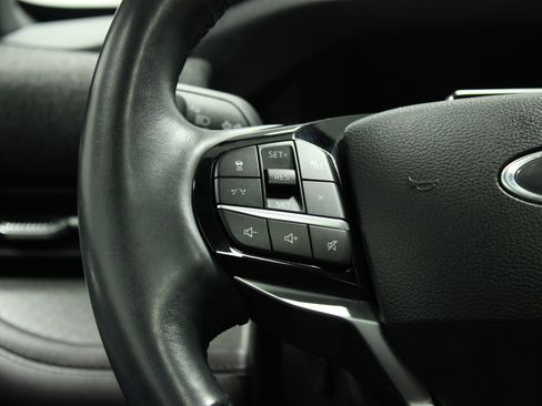 Used 2025 Ford Explorer Platinum w/ Ultimate Package image 25