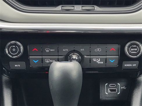 Certified 2022 Jeep Compass Limited image 29