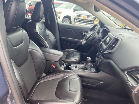 Used 2021 Jeep Cherokee Latitude Plus image 19