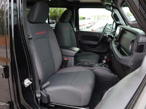 Used 2025 Jeep Wrangler Unlimited Rubicon image 24