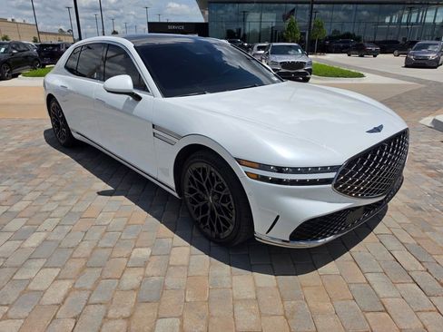 Used 2025 Genesis G90 3.5T AWD/4WD image 3