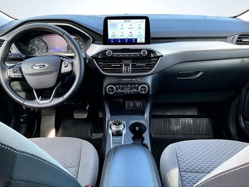 Used 2021 Ford Escape SE w/ SE Sport Appearance Package image 17