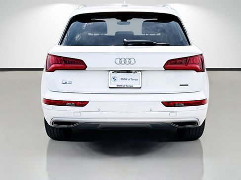 Used 2019 Audi Q5 2.0T Premium Plus w/ Premium Plus Package AWD/4WD image 4