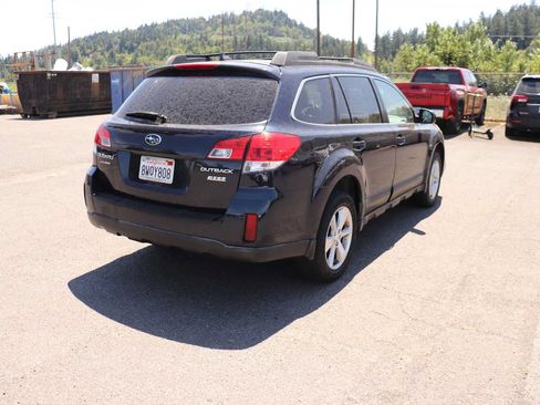 Used 2014 Subaru Outback 2.5i Limited w/ Moonroof Package AWD/4WD image 5