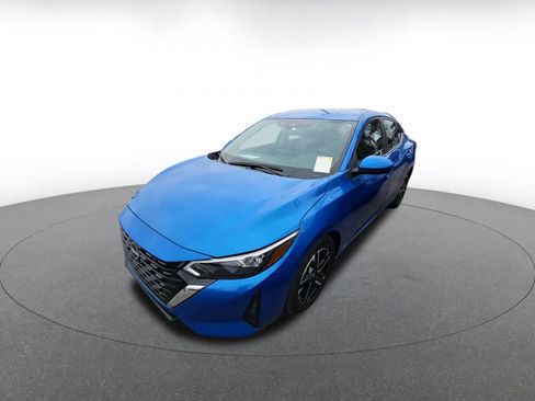 Used 2025 Nissan Sentra SV image 3