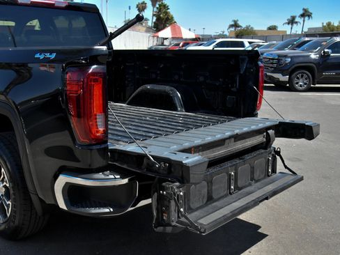Used 2025 GMC Sierra 1500 SLT AWD/4WD image 46