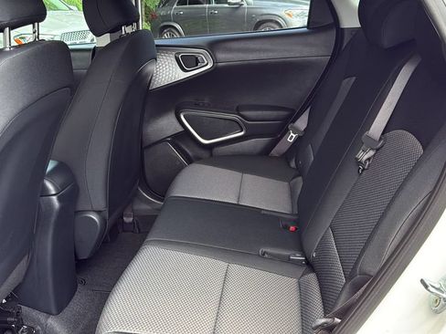 Used 2025 Kia Soul LX FWD image 19