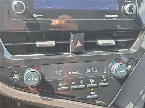 Used 2022 Toyota Camry LE image 14