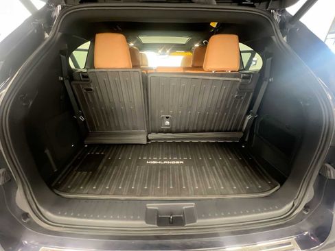 Used 2023 Toyota Highlander Platinum image 43