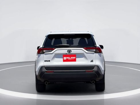 Certified 2025 Toyota RAV4 LE AWD/4WD image 9