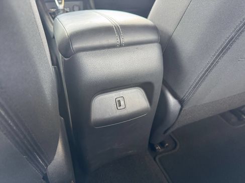 Used 2025 Nissan Sentra SV FWD image 18