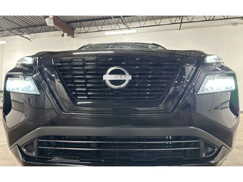 Used 2023 Nissan Rogue SV w/ SV Premium B Package FWD image 3