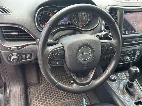 Used 2022 Jeep Cherokee Trailhawk AWD/4WD image 17