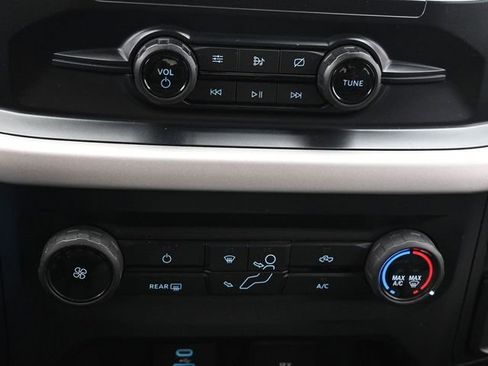 Used 2021 Ford F150 XLT image 23