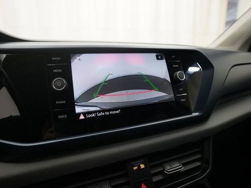 Used 2022 Volkswagen Taos SE image 19