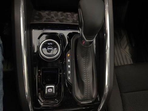 New 2026 GMC Canyon Elevation w/ Convenience Package image 42