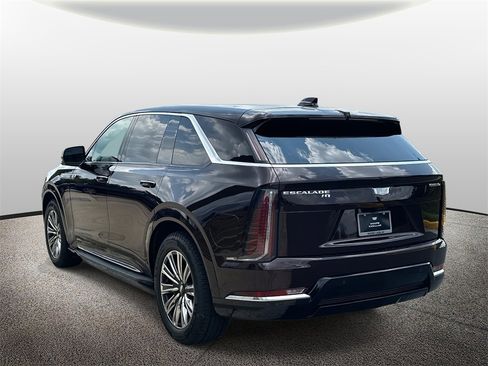 New 2026 Cadillac Escalade IQ Luxury 1 w/ LPO, Floor Liner Package image 4