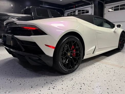 Used 2024 Lamborghini Huracan EVO AWD/4WD image 11