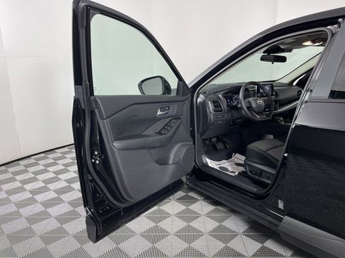 Used 2026 Nissan Rogue SV FWD image 12