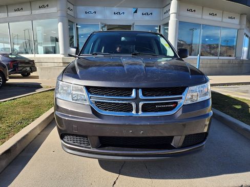 Used 2017 Dodge Journey SE w/ Flexible Seating Group image 2