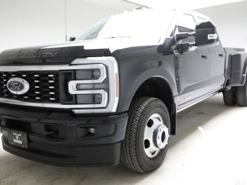 New 2026 Ford F350 Platinum image 1