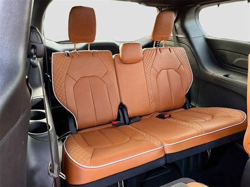 Certified 2024 Chrysler Pacifica Pinnacle image 30