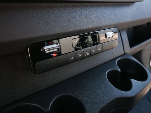 Used 2025 Mercedes-Benz Sprinter 2500 image 14